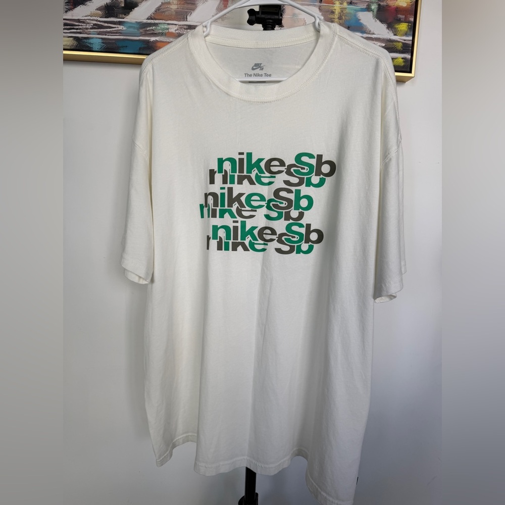 NEW- Nike SB T-Shirt Mens Size XL